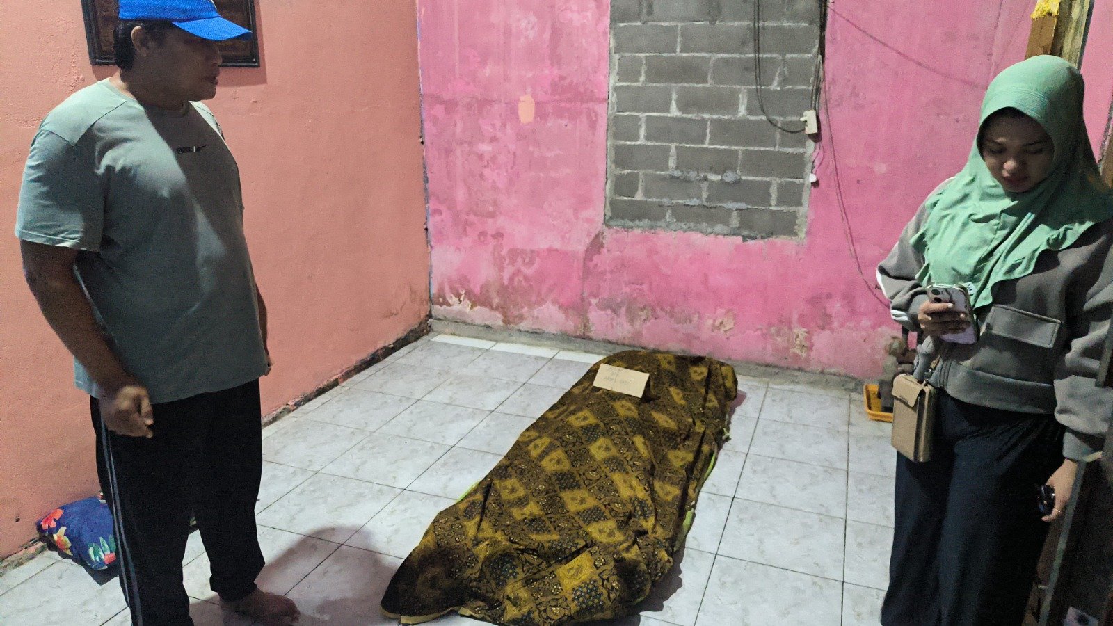 Hendak Salat Subuh, Kakak Temukan Adik Kandung Gantung Diri
