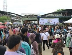 Disabilitas dan Lansia Jalur Khusus Antre Sembako Murah. Antrean Online akan Diberlakukan