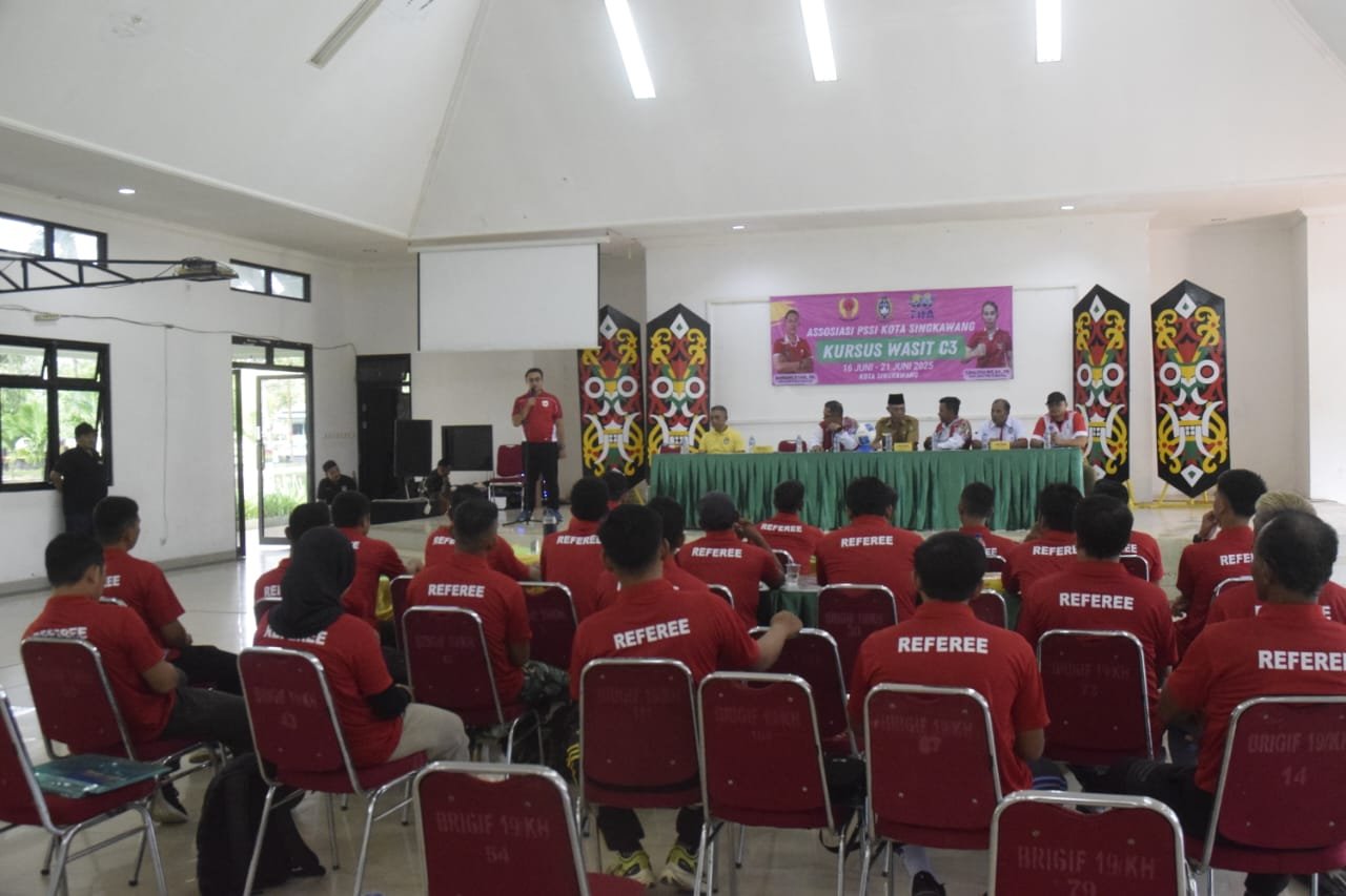 Cari Standar Nasional, 23 Wasit Sepak Bola Kalbar Ambil Lisensi C3