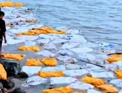 Kapal Motor Pengangkut 25 Ton Kelapa Karam Dihantam Gelombang