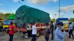 Supir Truk Demo Tolak Zero ODOL di Kantor Gubernur Kalbar