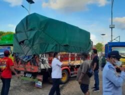 Supir Truk Demo Tolak Zero ODOL di Kantor Gubernur Kalbar
