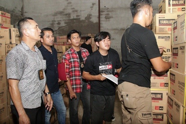 165 Jenis Oli Palsu Teridentifikasi dari 3 Gudang. Selain Oli Motor Juga Mobil