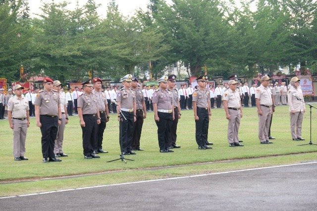 923 Polisi Kalbar Naik Pangkat. Ingat Jaga Dedikasi
