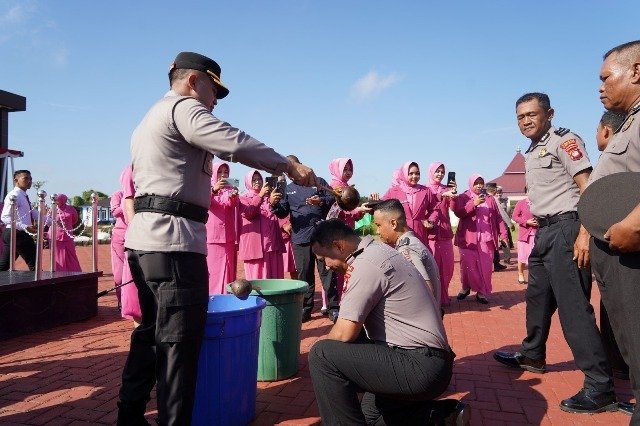 60 Personel Polres Kubu Raya Naik Pangkat. Bukan Sekadar Simbol