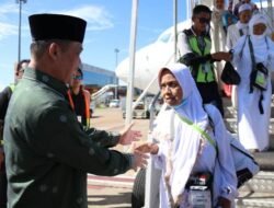 444 Jemaah Haji Sambas dan Kubu Raya Tiba di Pontianak