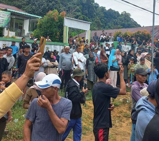 Warga Batu Ampar Demo 68 Ton Arang Bakau Ditahan Lantamal