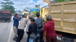 Adu Banteng Truk di Tayan Hulu, Satu Motor Ikut Jadi Korban