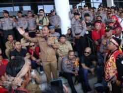 Aliansi Masyarakat Demo Kantor Gubernur. Krisantus: Pemprov Kalbar Dukung Penolakan Transmigrasi