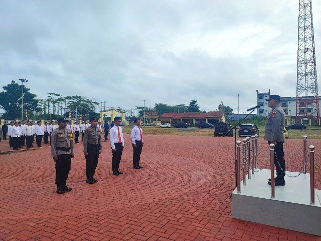 Empat Personel Polres Kubu Raya Diganjar Penghargaan