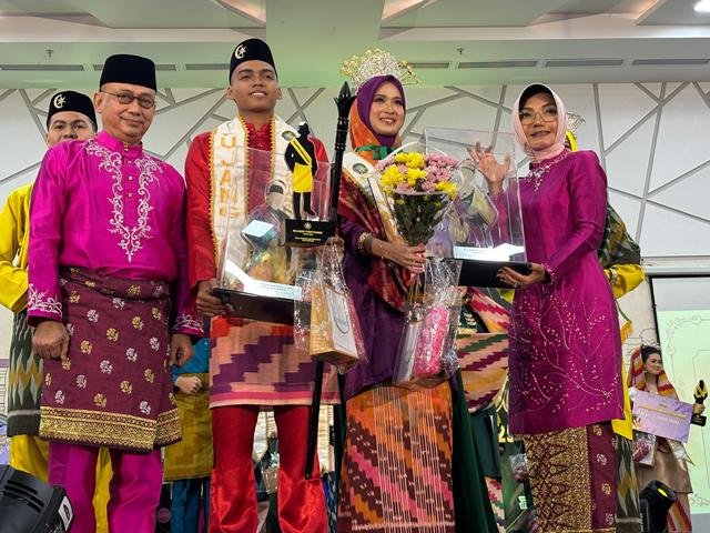 Adrian dan Diva Dinobatkan Menjadi Bujang Dare. Majukan 17 Ekraf Pontianak