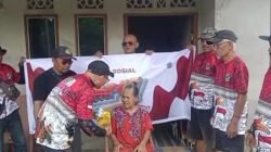 HUT Kemerdekaan RI, Vespa Lover Kalbar Bagikan Sembako dan Promosikan Objek Wisata