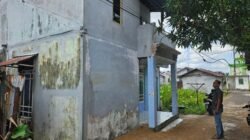 Orang Tak Dikenal Teror Bakar Rumah