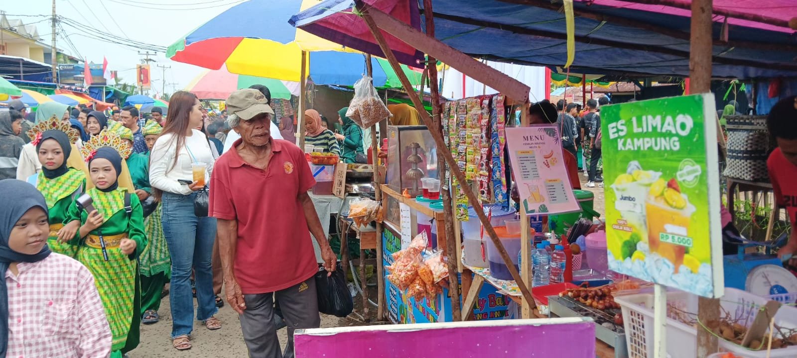 Pedagang UMKM Raup Cuan di Pekan Robo-Robo