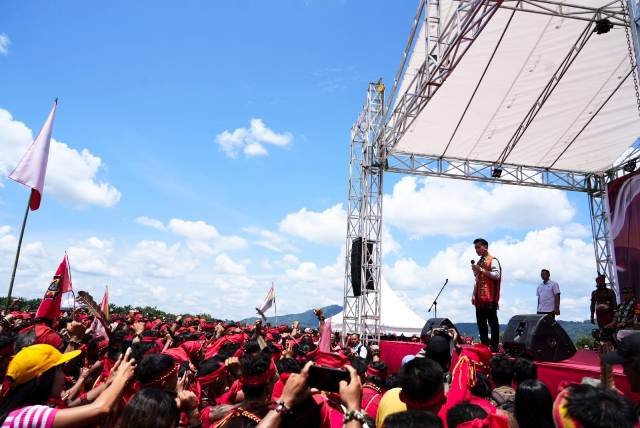 Gibran Ajak Masyarakat Dayak Kawal dan Dukung Program Pemerintah