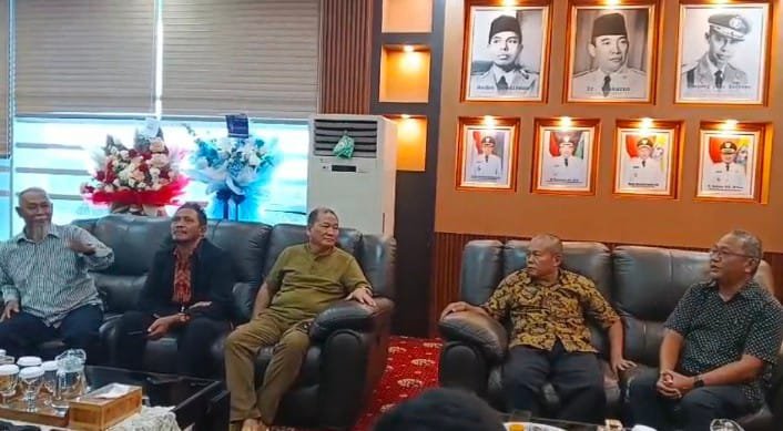 Sujiwo Minta Living Plaza Urus Ijin, Dahlan Iskan Selesaikan Sengketa Tanah