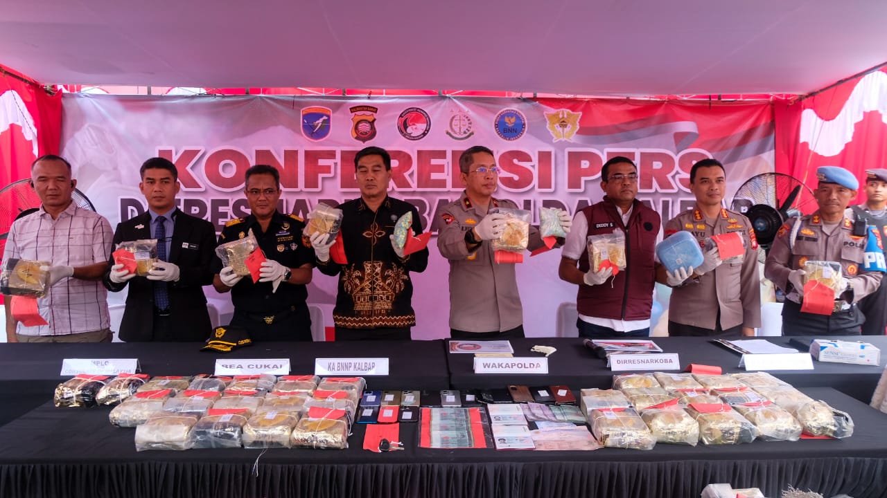 Polda Kalbar Ungkap 143 Kg Sabu dan 57 Ribu Ekstasi. 20 Tersangka Ditangkap