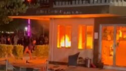 Demo di Pontianak, Pos Polisi Dibakar dan Fasum Dirusak
