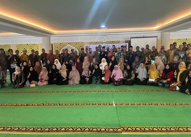 BPS Lunaskan Utang 100 Perangkat Desa di Mempawah