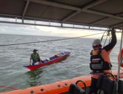 SAR Selamatkan Nelayan di Pantai Laut Mati