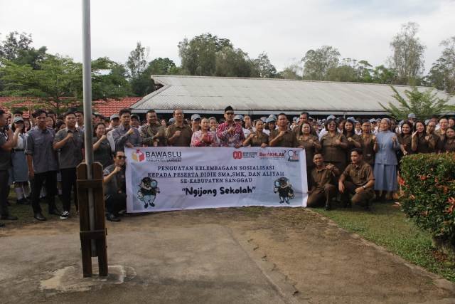 Ajarkan Pendidikan Politik Kepada Pelajar