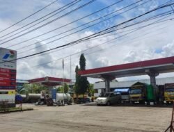 Supir Menilai Pelayanan di SPBU Beringin Bagus, Harga Tetap Normal