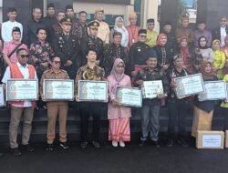 Wajib Pajak Terbaik Terima Penghargaan di Hari Sumpah Pemuda