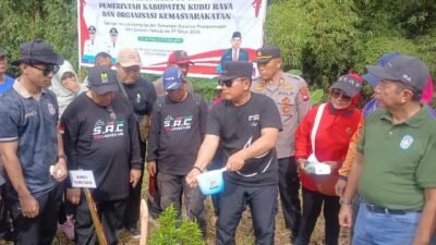 Rawat Alam Dengan Tanam Pohon