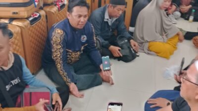 187 Jemaah Umroh Kalbar Gagal Berangkat dan Terlantar di Surabaya