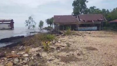 SDN 12 di Kuala Karang Roboh Terkikis Abrasi, Sisa Dua Kelas Masih Bertahan