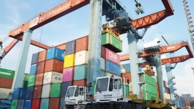 Pelindo Lamban Pindahkan Peti Kemas dari Pelabuhan Dwikora ke Kijing