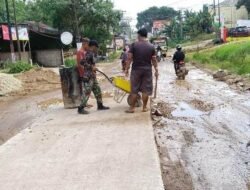 Proyek Jalan Pembangunan di Kota Tayan Hilir Dikebut