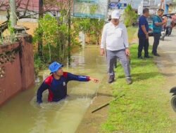 Ditutup Oknum Masyarakat, Drainse Pemicu Banjir Dibongkar Paksa