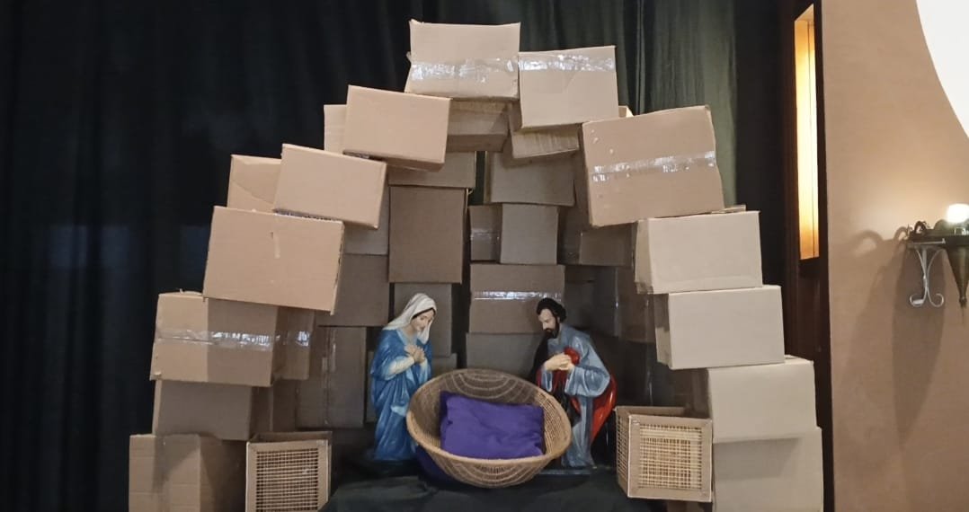 Kandang Natal dari Kardus, Simbol Kesederhanaan dan Kesetaraan di Hadapan Tuhan