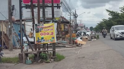 Pedagang Serdam Bongkar Bangunan dan Mundur 7 Meter