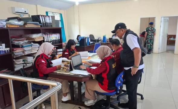 Kejati Kalbar Geledah Kantor Perusda Aneka Usaha Kalbar