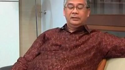 Usulan amnesti Akil Mochtar memantik ingatan. Dukungan adat, ulama, hingga pemuda bertemu kritik keadilan pidana. Negara diuji memilih pembalasan formal atau kebijaksanaan konstitusional