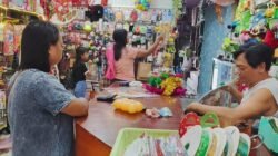 Penjualan Pernak Pernik Natal Meningkat 70 Persen