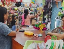 Penjualan Pernak Pernik Natal Meningkat 70 Persen