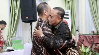 Konflik Berakhir, Norsan - Krisantus Kembali Berpelukan