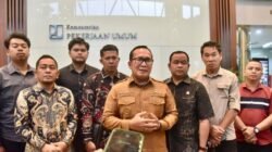 Wakil Ketua DPRD Kubu Raya bersama anggota mendampingi Bupati Kubu Raya Sujiwo bertandang ke Kementerian PU RI untuk untuk mengusulkan berbagai program infrastruktur yang strategis, Selasa (18/11/2025). Foto: tmB/berkatnewsTV
