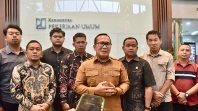 Wakil Ketua DPRD Kubu Raya bersama anggota mendampingi Bupati Kubu Raya Sujiwo bertandang ke Kementerian PU RI untuk untuk mengusulkan berbagai program infrastruktur yang strategis, Selasa (18/11/2025). Foto: tmB/berkatnewsTV