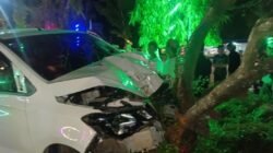 Kecelakaan Beruntun Akibat Supir Main HP