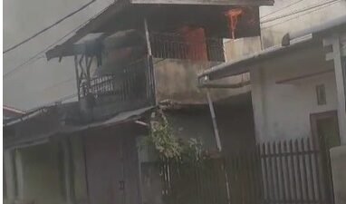 Api Hanguskan Rumah di Komplek Bhayangkara Permai