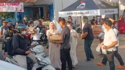 PSI Kalbar Bagikan Ribuan Sembako dan Takjil di Bulan Puasa