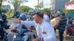 PSI Kalbar Bagikan Ribuan Sembako dan Takjil di Bulan Puasa