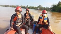 Kapal Penambang Pasir Terbalik di Sui Kapuas, 3 ABK Tenggelam