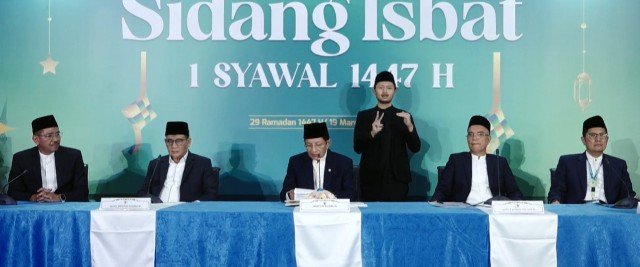 Menteri Agama RI, Nasarudin Umar saat konfrensi pers sidang isbat penetapan Hari Raya Idulfitri 1 Syawal 1447, Kamis (19/3/2026). Nasarudin Umar didampingi oleh sejumlah organisasi Islam, MUI, BRIN, BMKG, Tim Hisab Rukyat Kemenag RI, Ketua Komisi VIII DPR RI, para pakar ilmu falaq dan beberapa pihak terkait lainnya. Foto: tangkapan layar/berkatnewstv