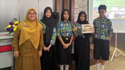 Pelajar SMPN 01 Sanggau Raih Medali Emas Harumkan Indonesia di YISF