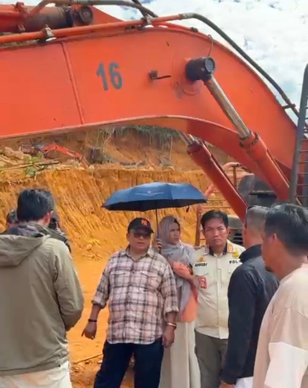 Tambang Galian C di Gunung Tamang Ilegal